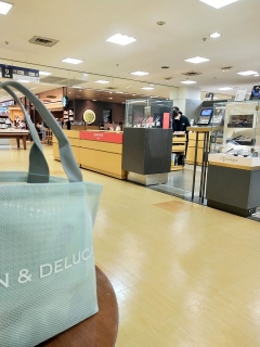 �f�p�[�g�̒��ɗǂ��x�e�������A������💦